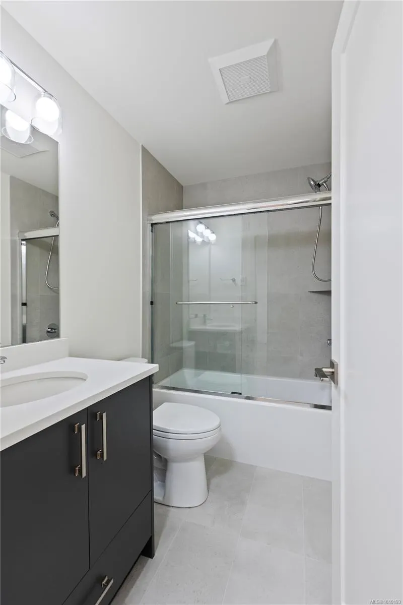 220 Kamloops Ave