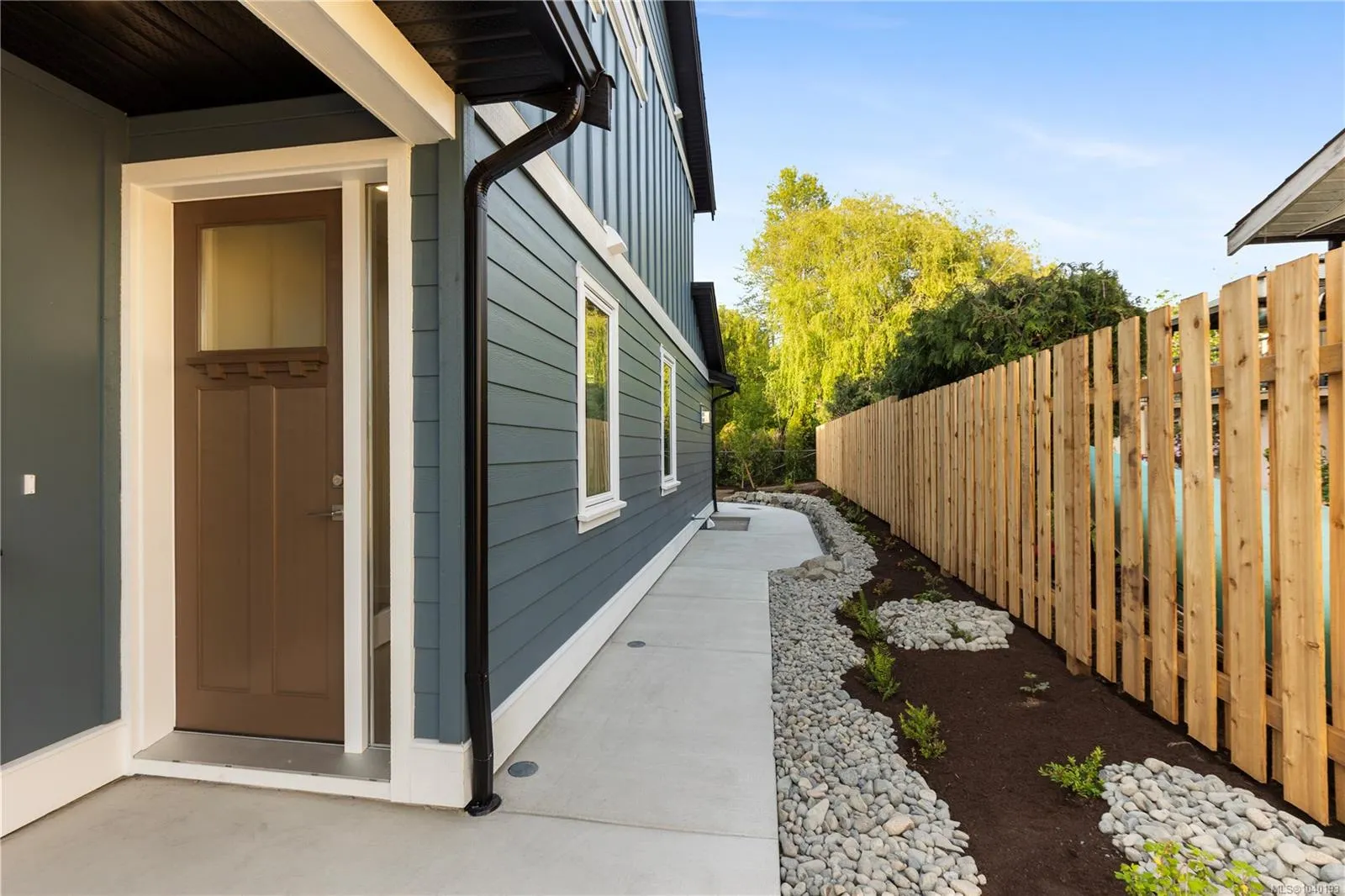 220 Kamloops Ave