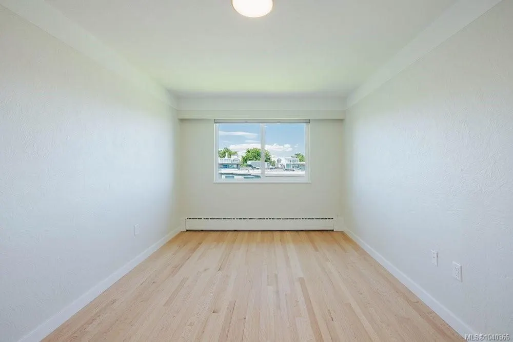 1270 Beach Dr