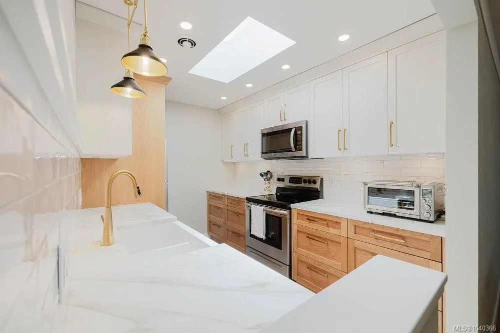 1270 Beach Dr
