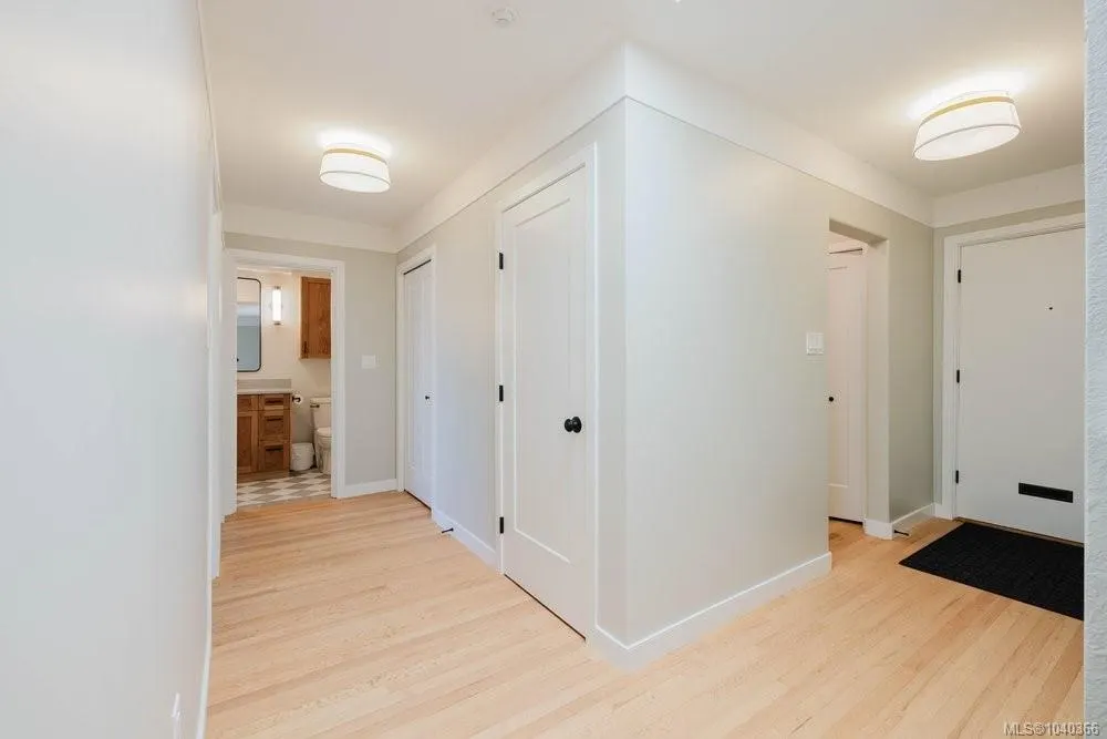 1270 Beach Dr
