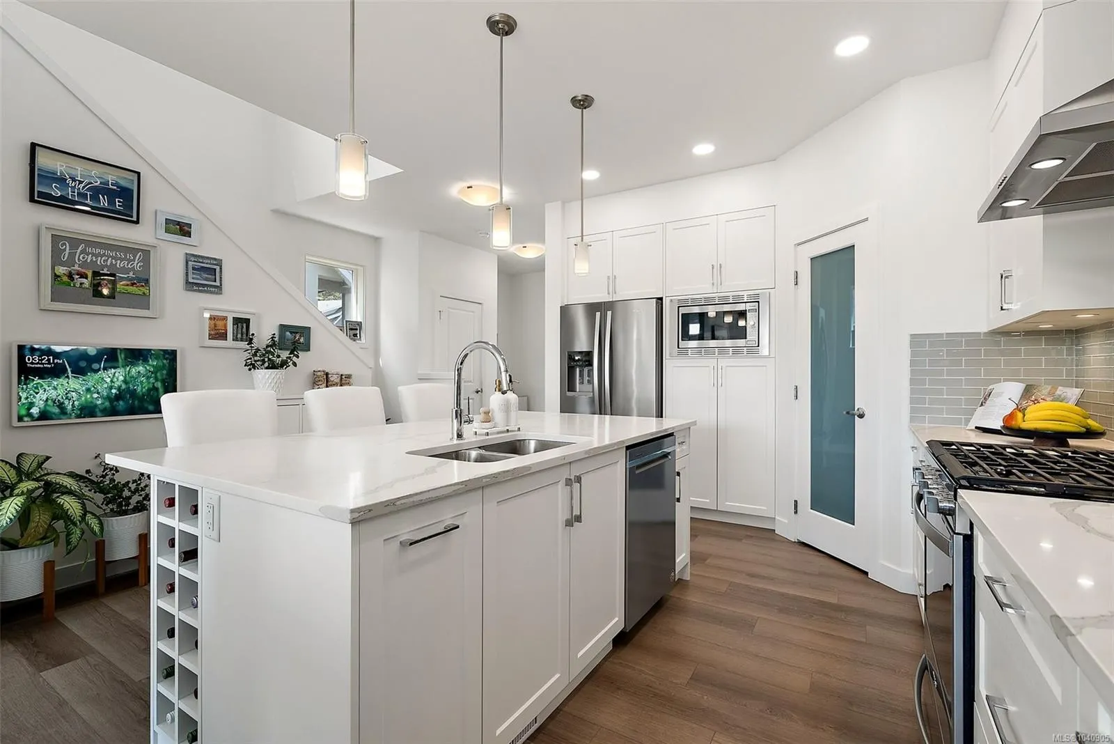 220 Caspian Dr