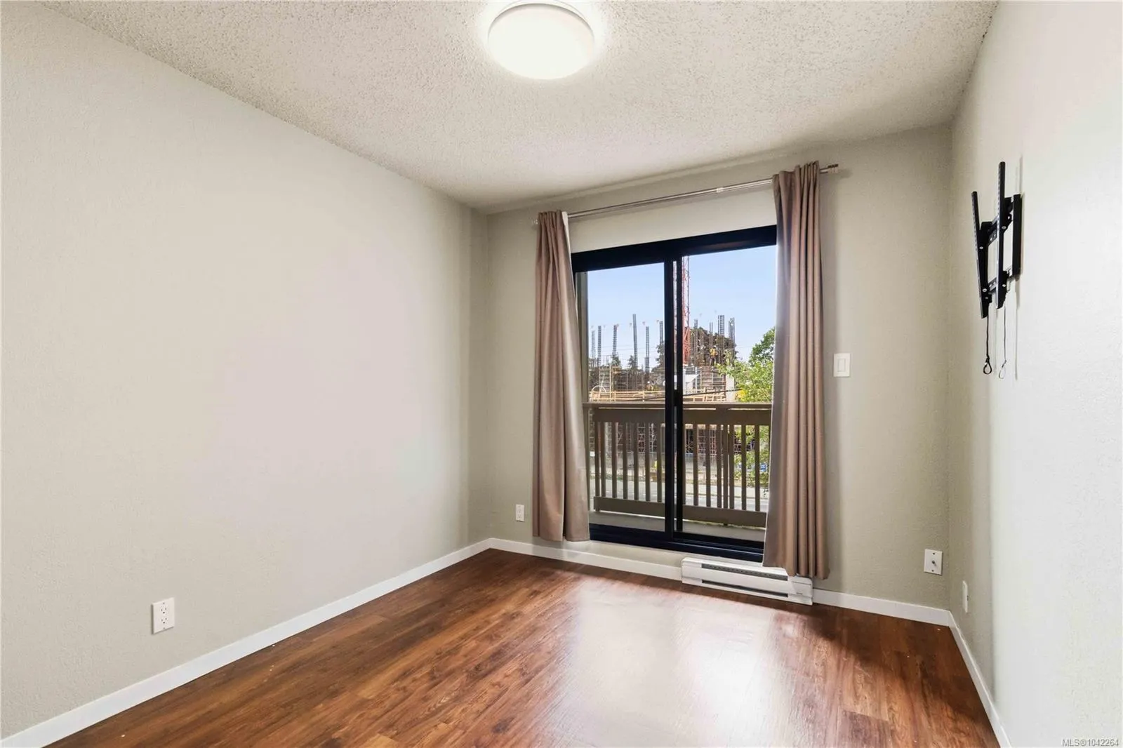 830 Esquimalt Rd