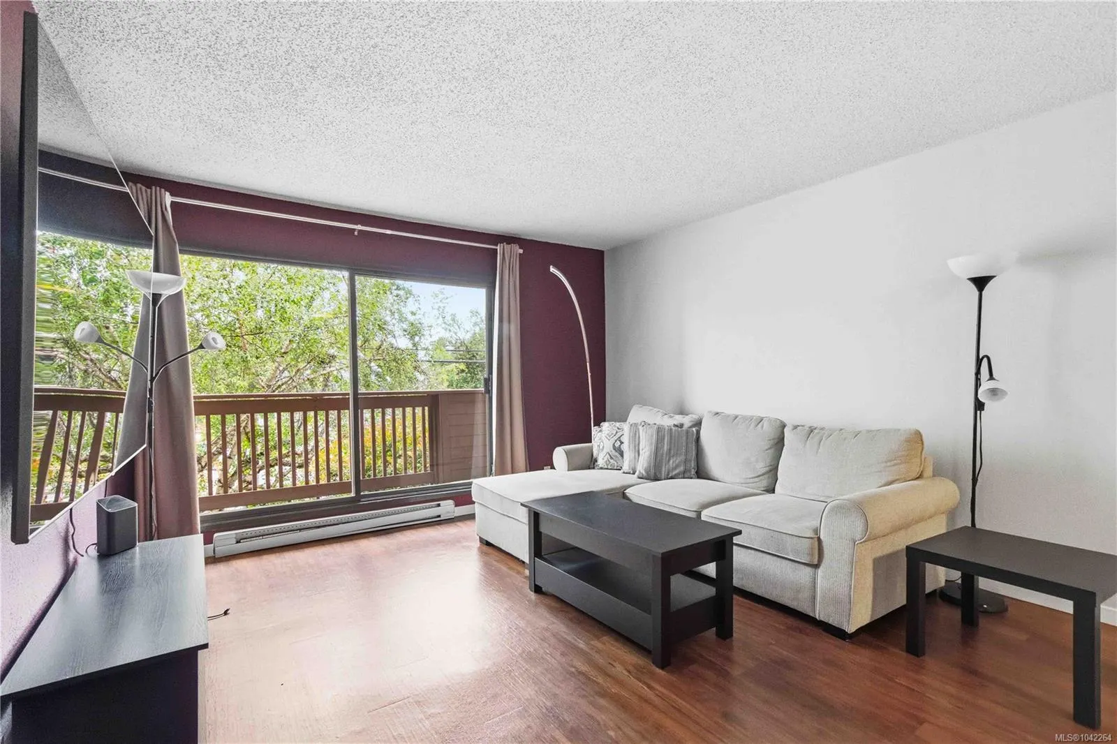 830 Esquimalt Rd