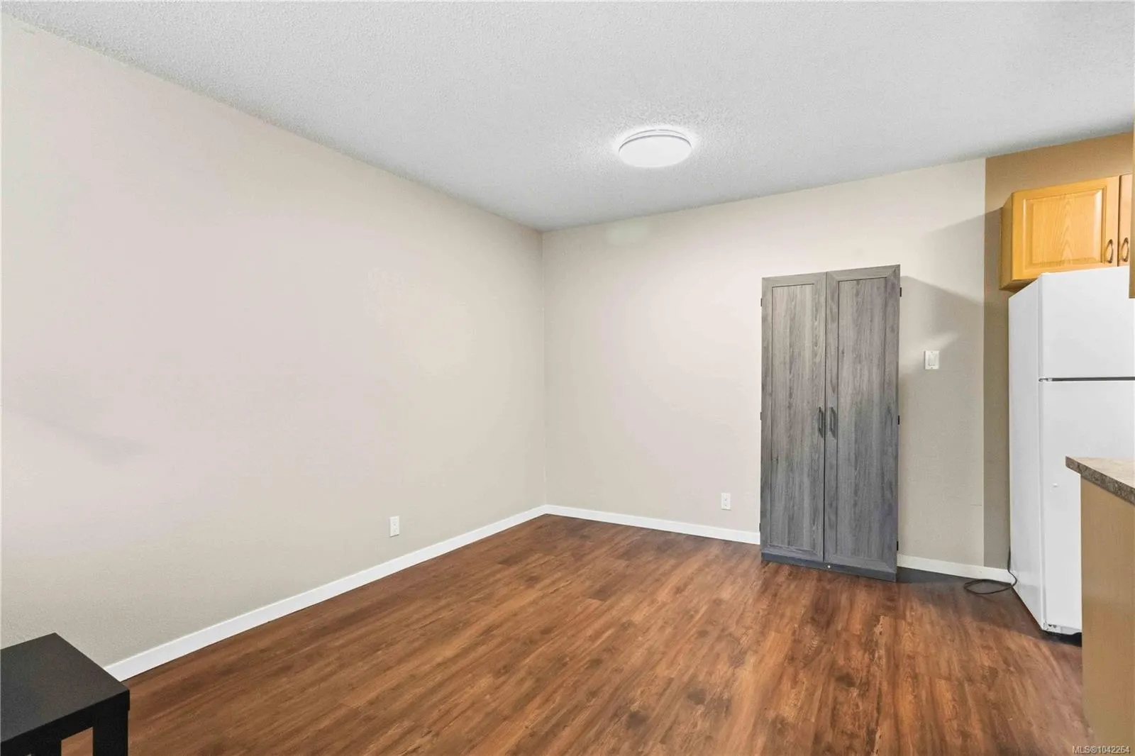 830 Esquimalt Rd