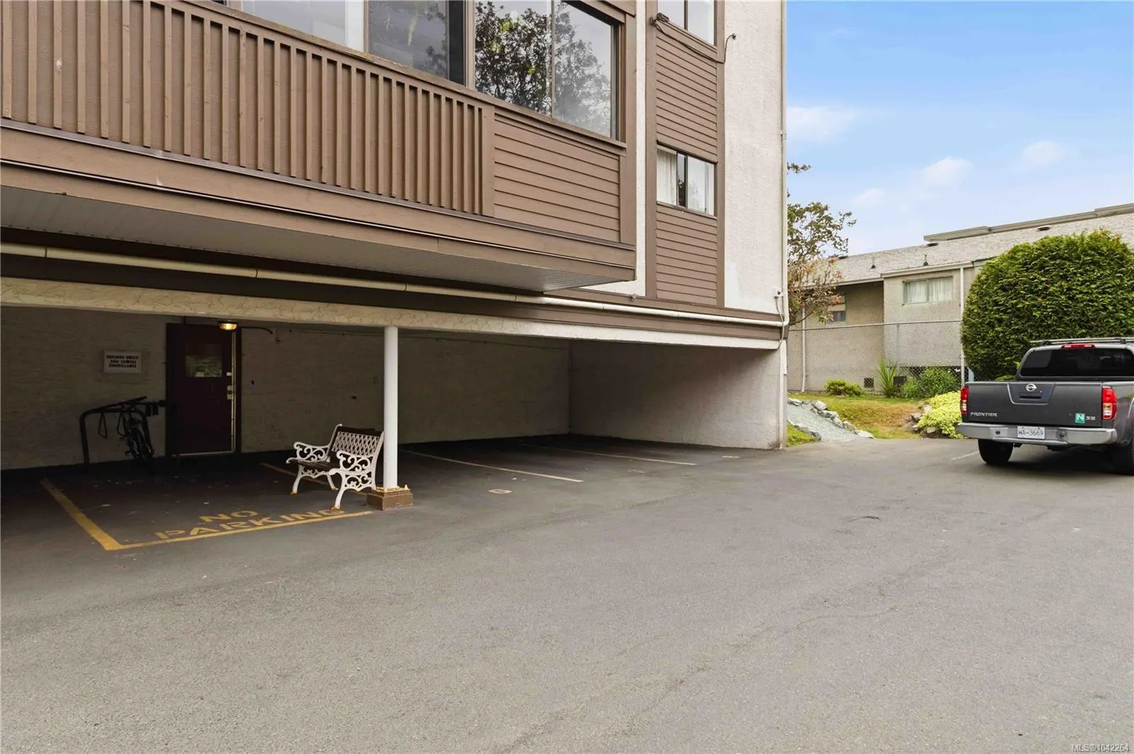 830 Esquimalt Rd
