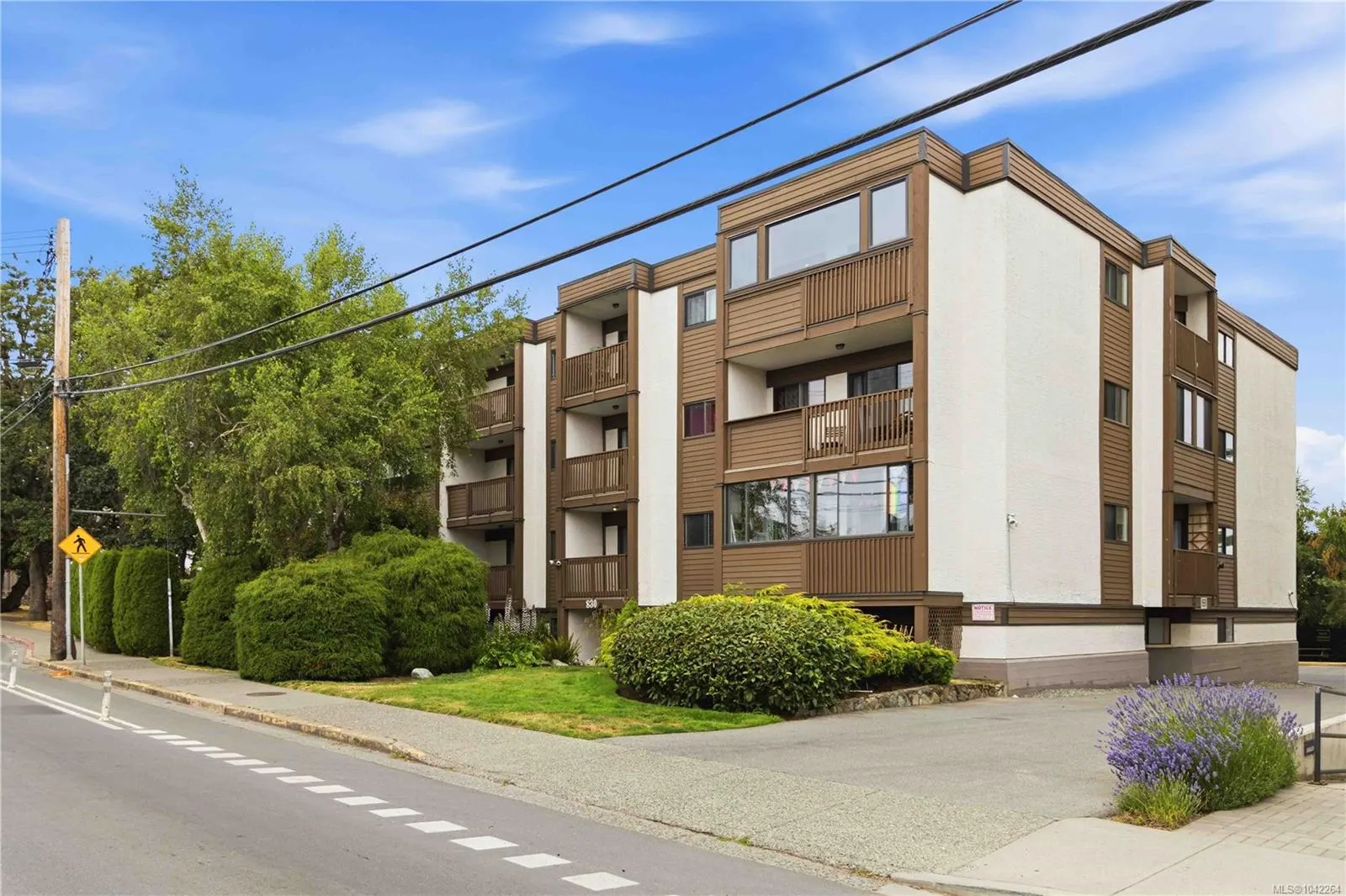 830 Esquimalt Rd