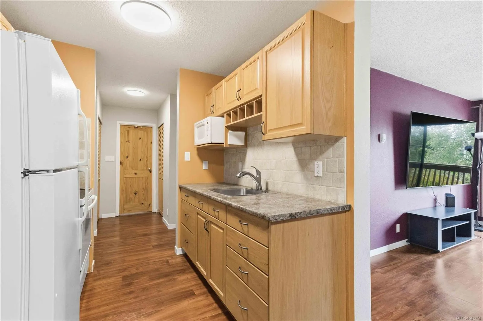 830 Esquimalt Rd