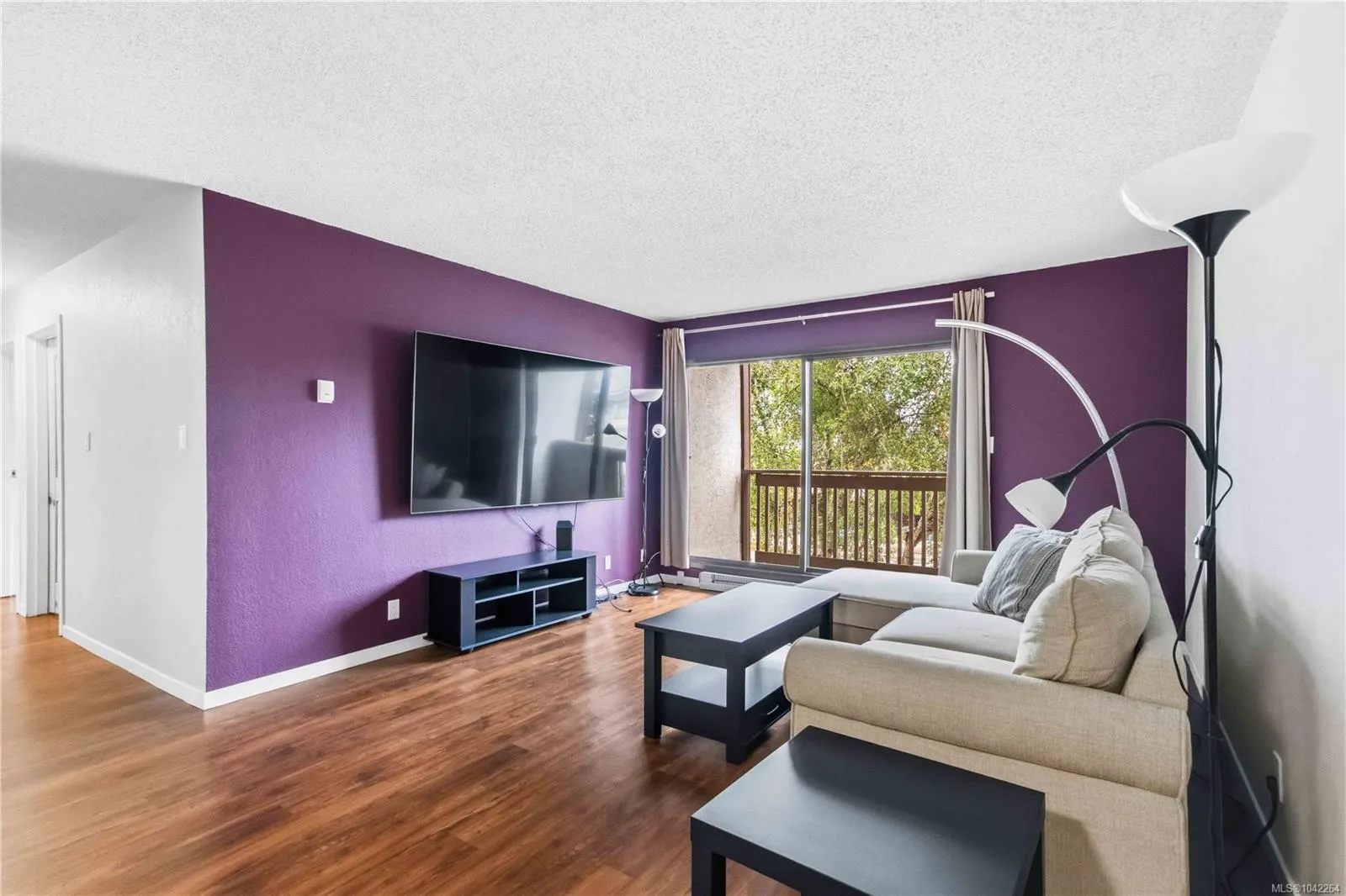 830 Esquimalt Rd