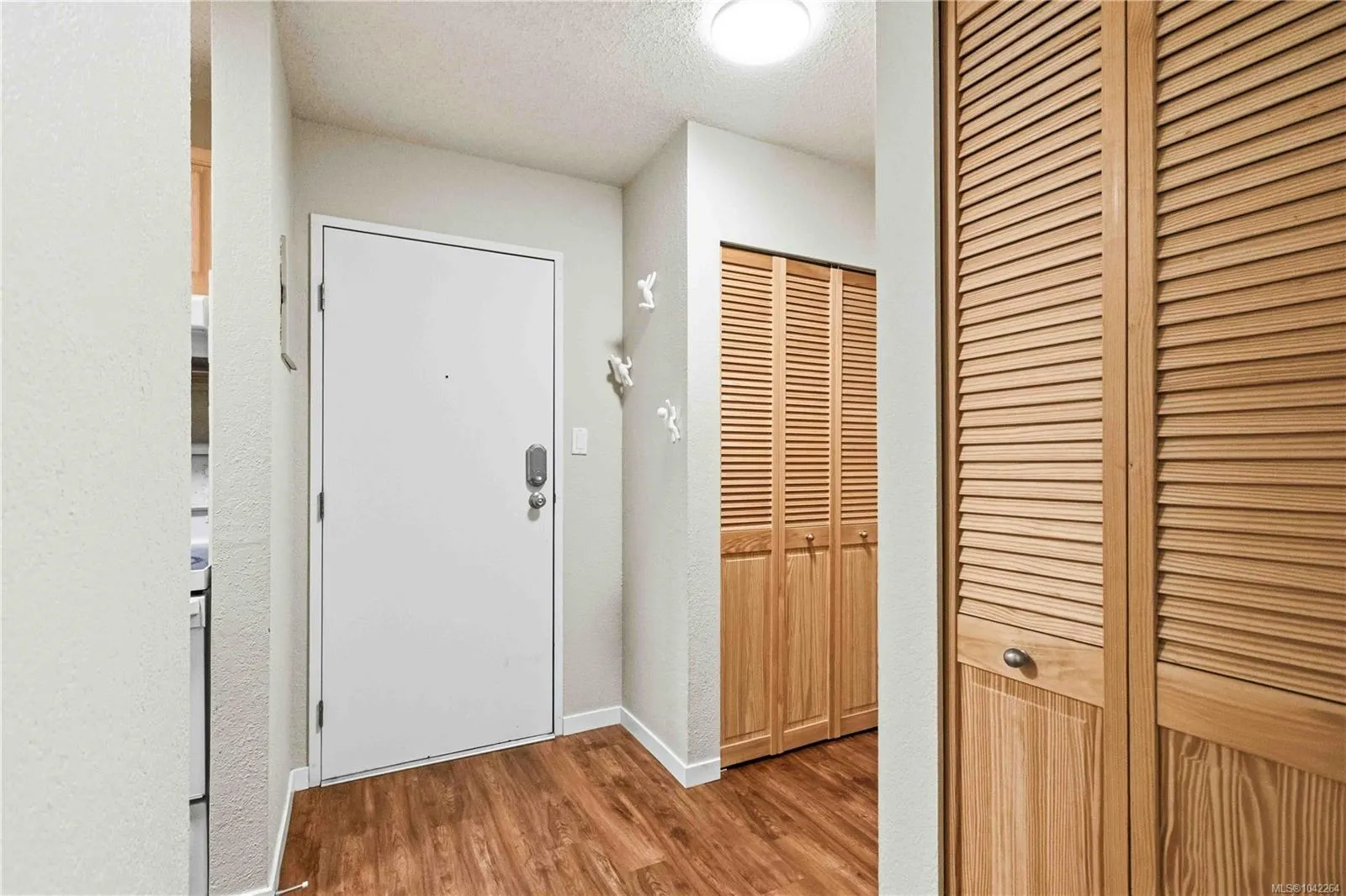 830 Esquimalt Rd