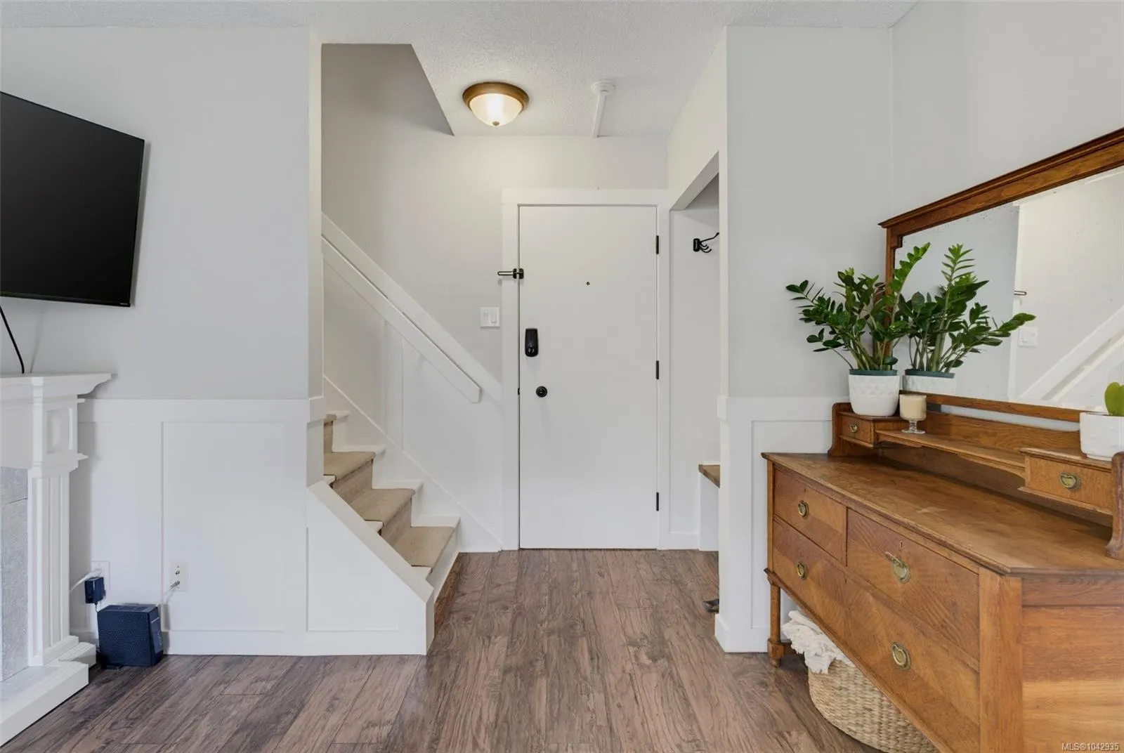 477 Lampson St