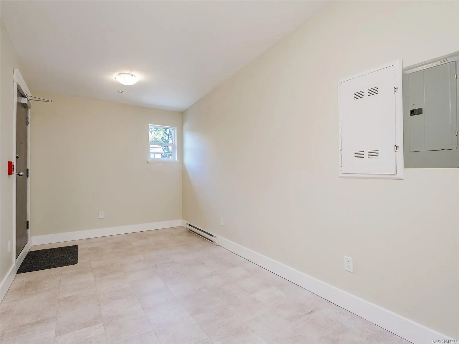 6981 East Saanich Rd