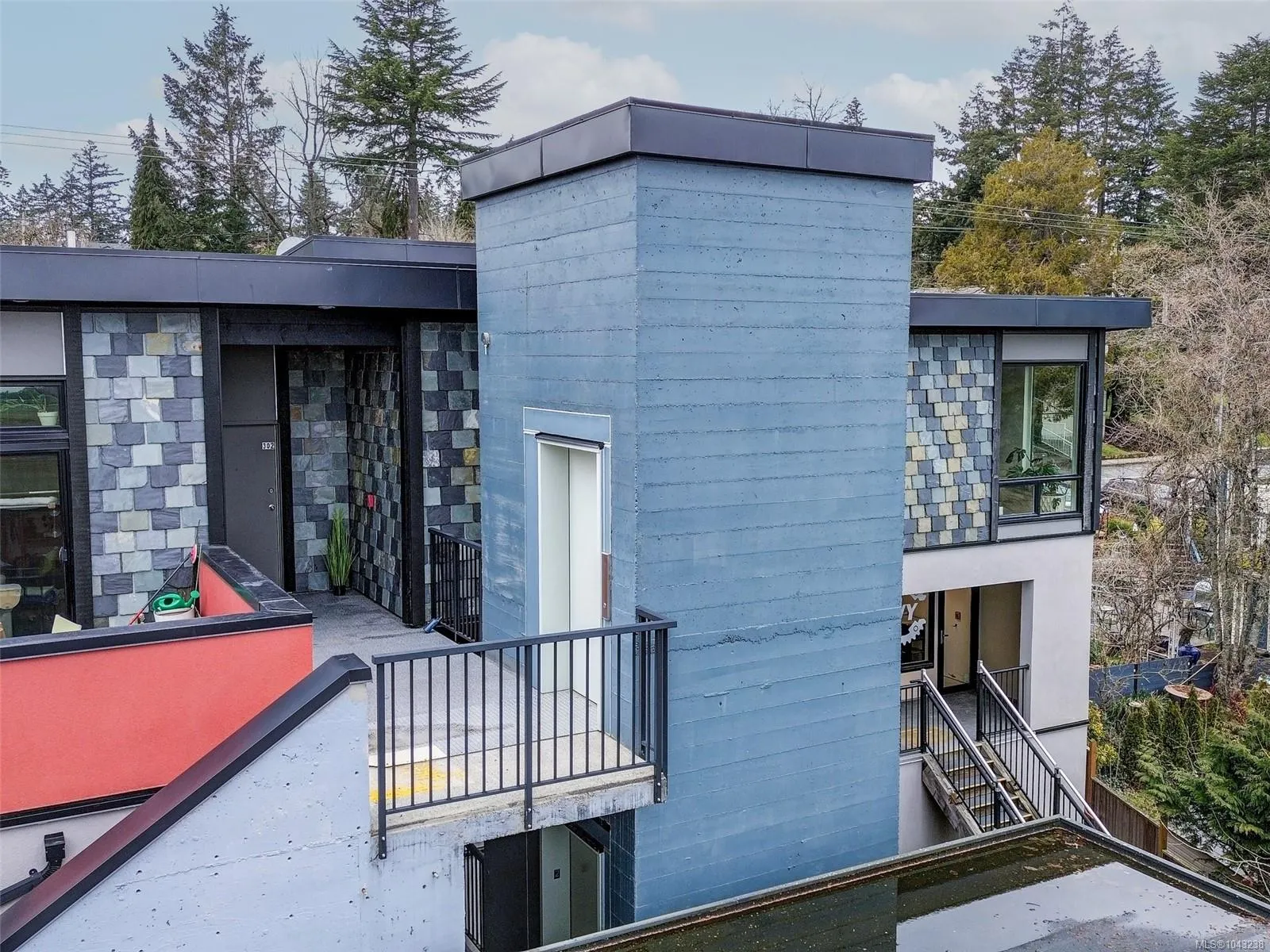 6981 East Saanich Rd