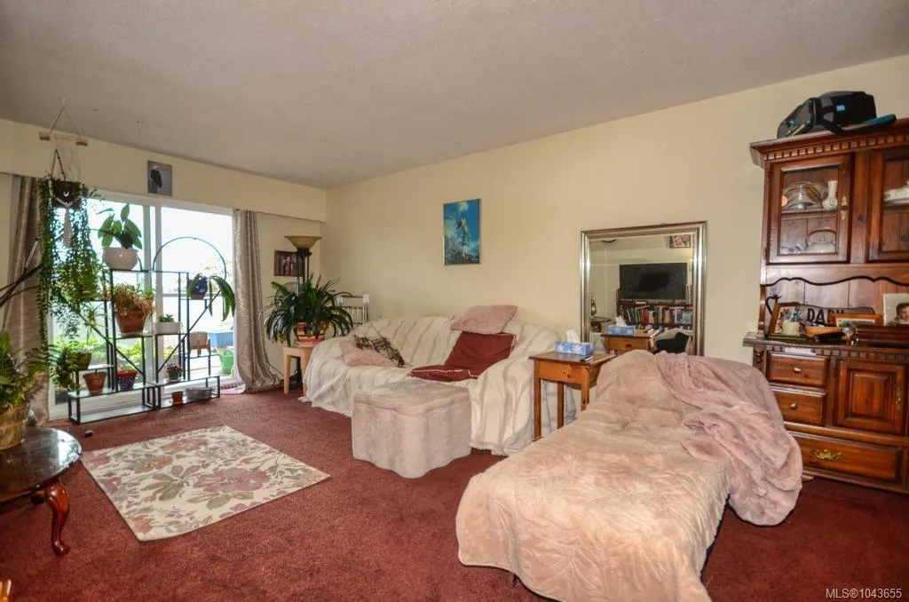 848 Esquimalt Rd