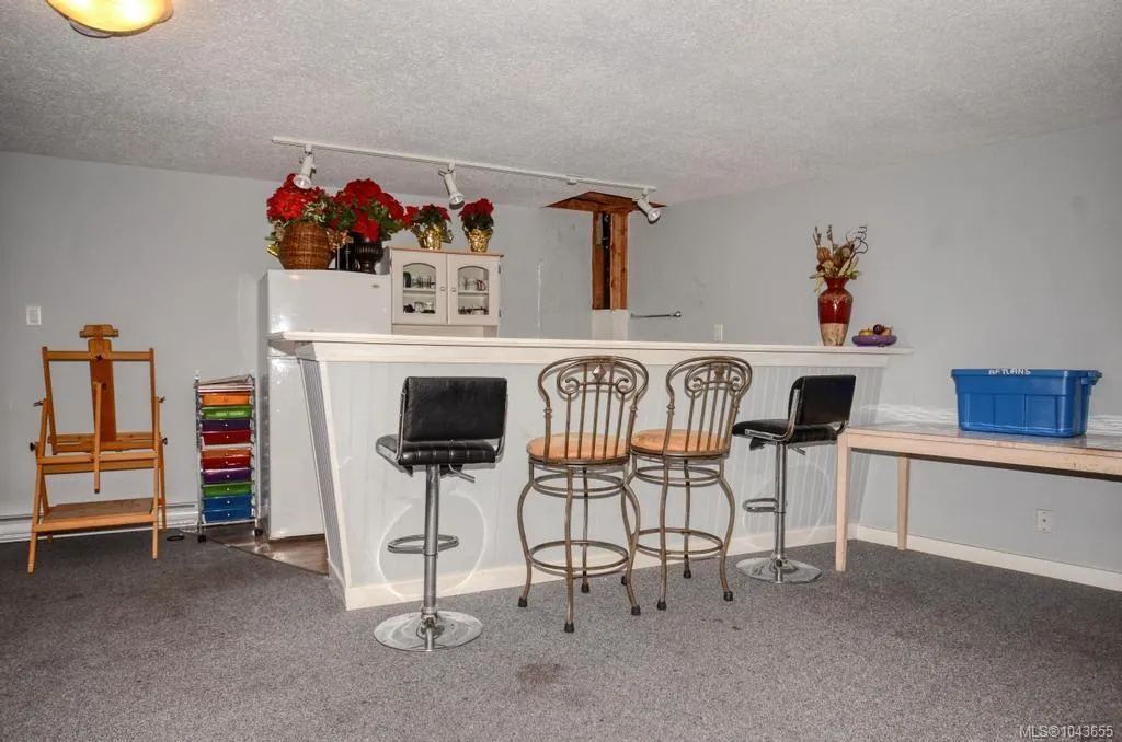 848 Esquimalt Rd