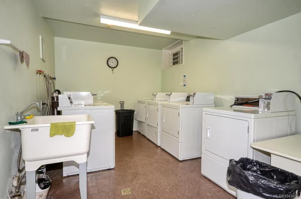 848 Esquimalt Rd