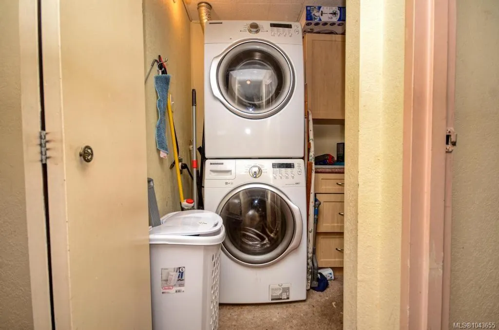 848 Esquimalt Rd