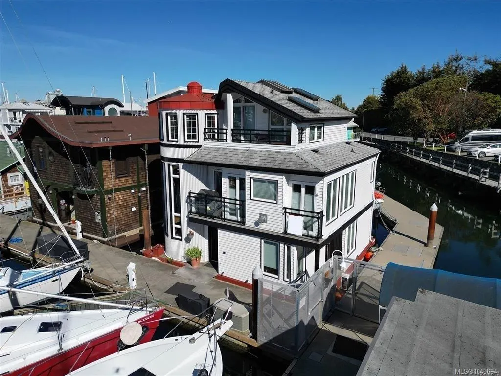 453 Head St