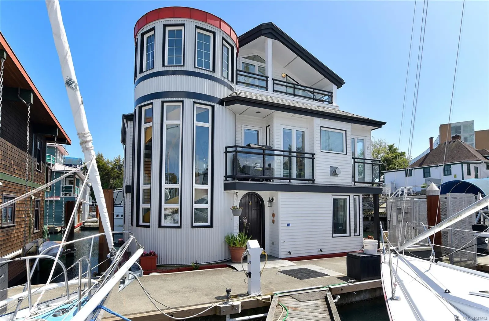 453 Head St