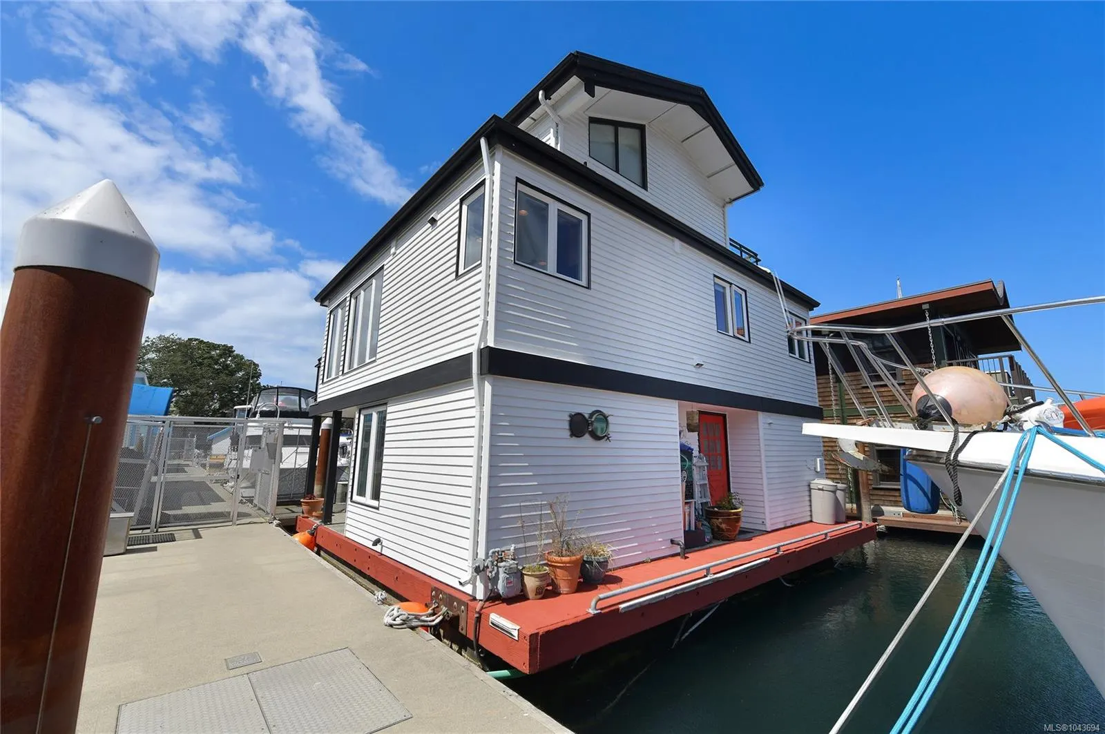 453 Head St