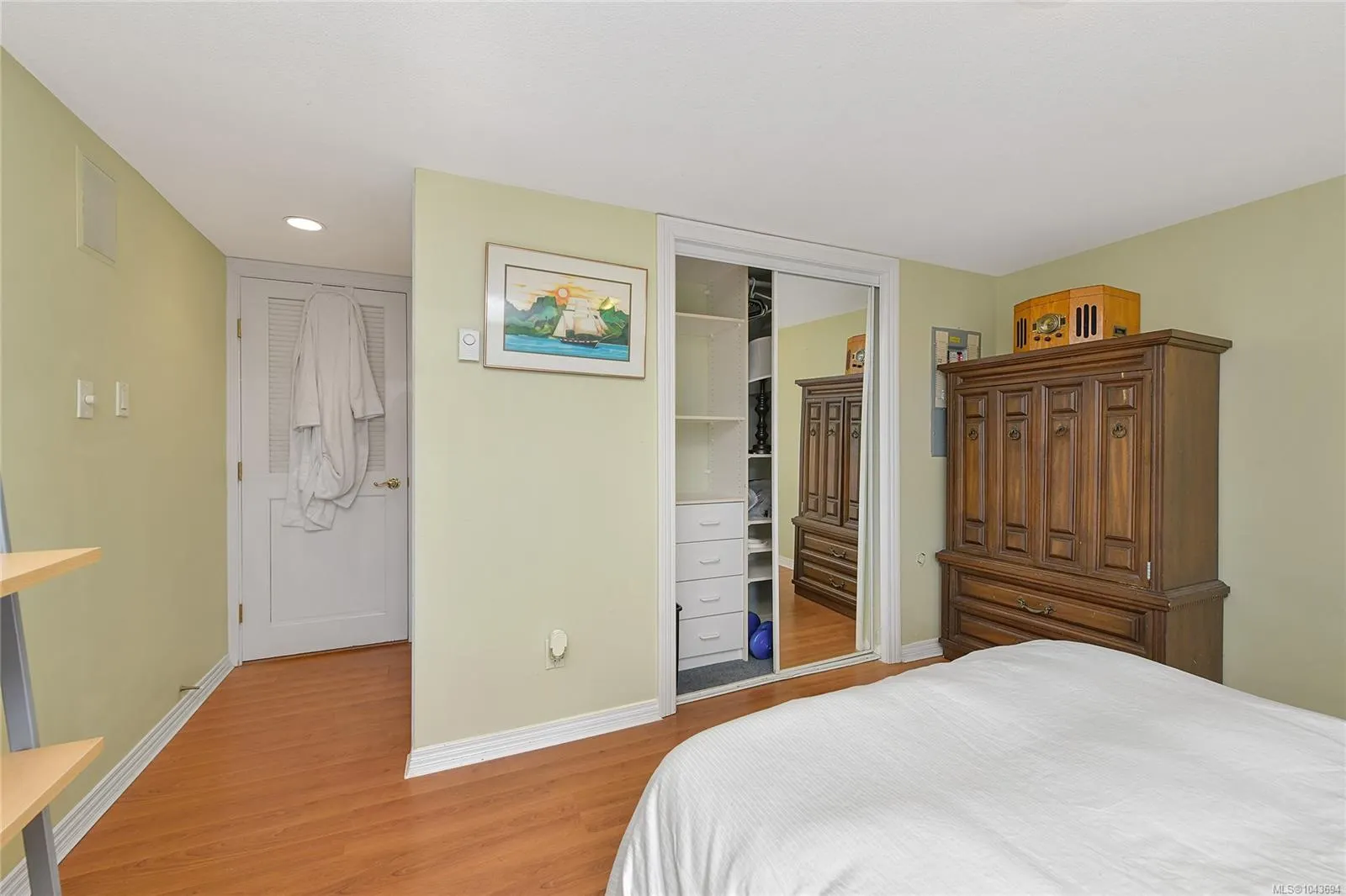 453 Head St