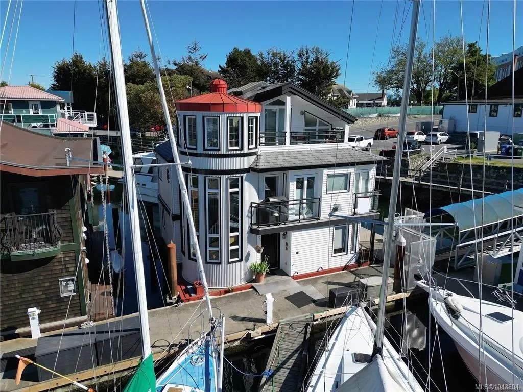 453 Head St