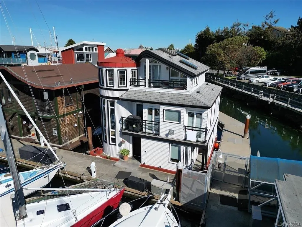 453 Head St