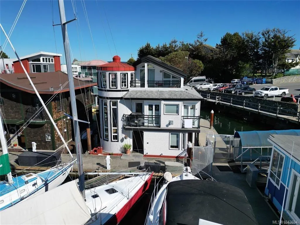453 Head St