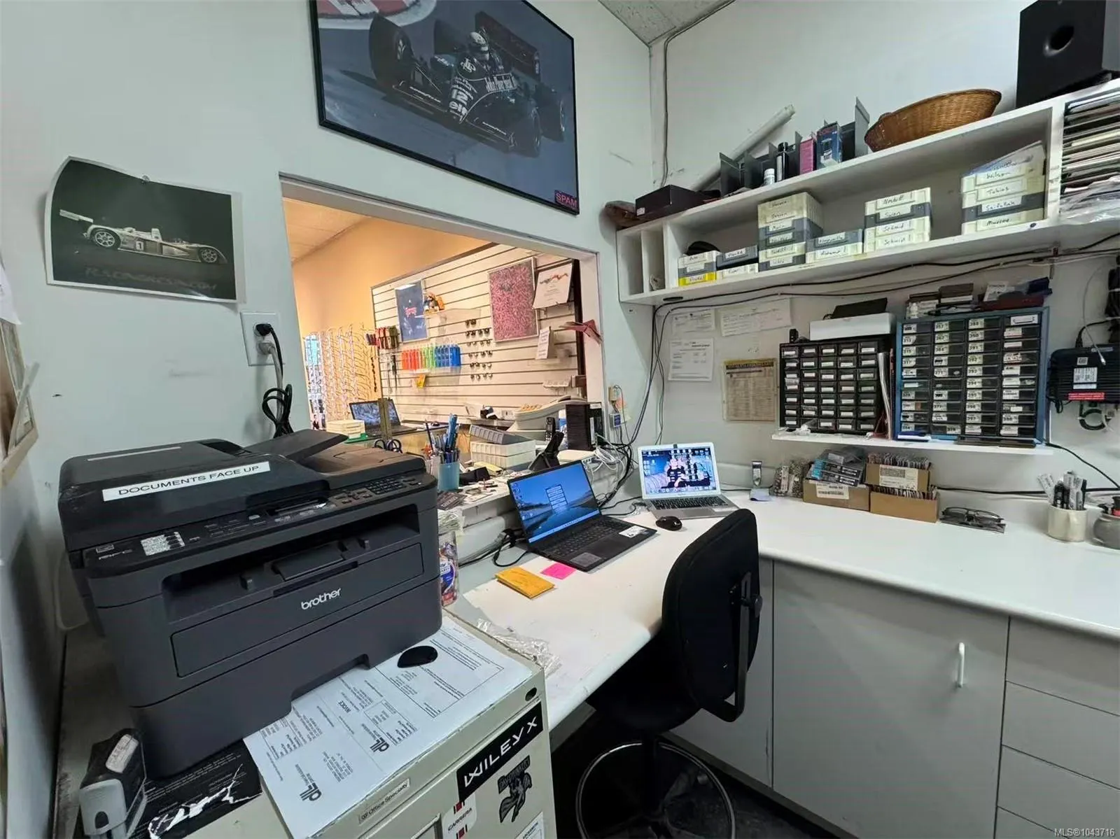 1153 Esquimalt Rd