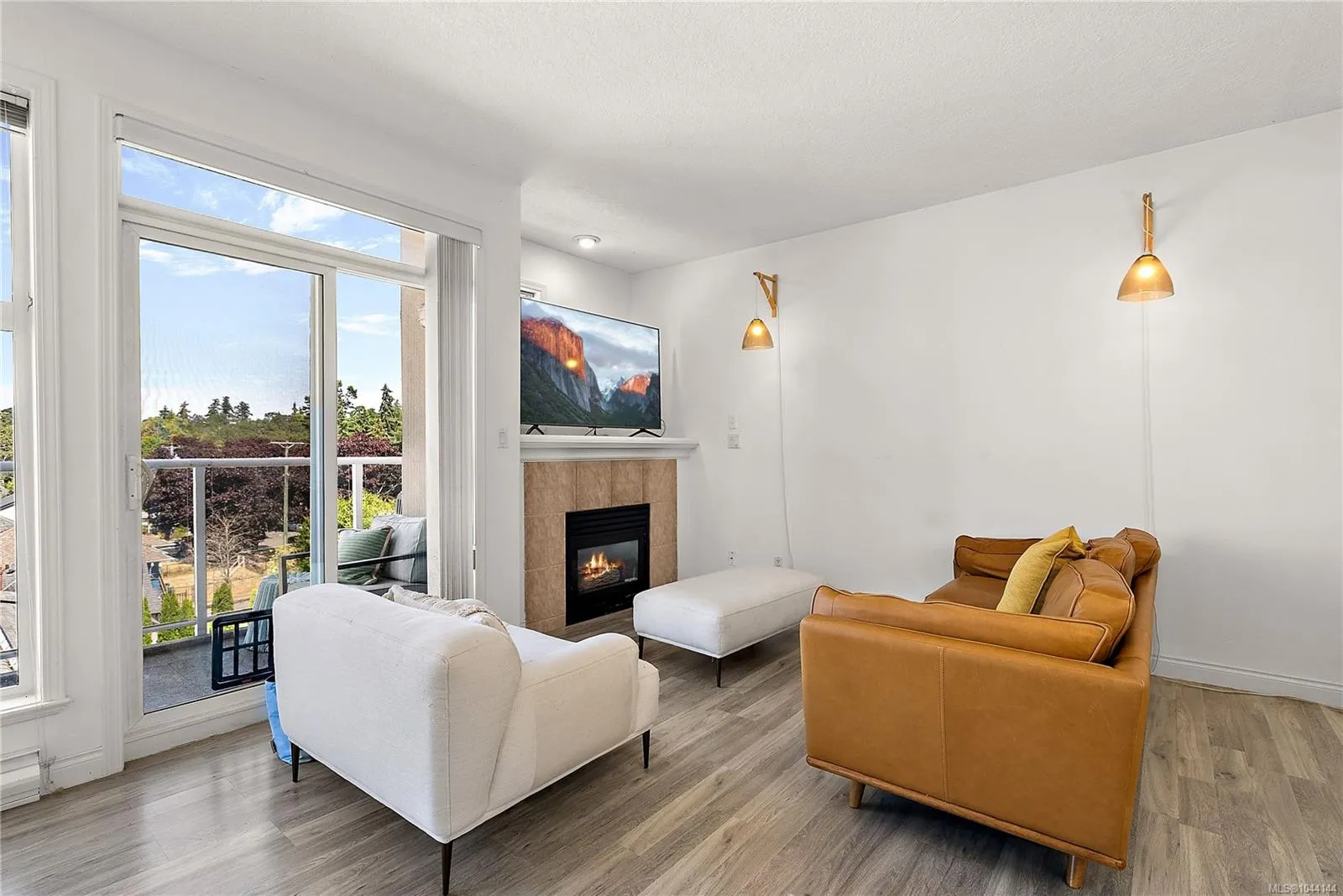 1258 Esquimalt Rd