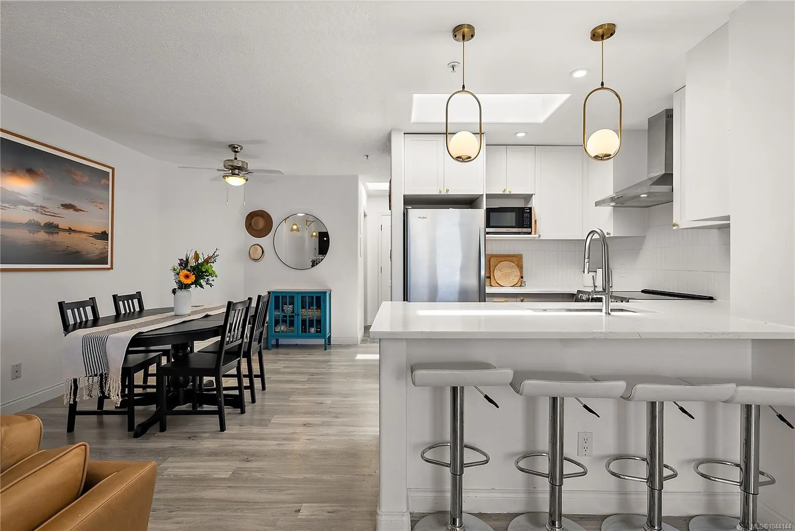 1258 Esquimalt Rd