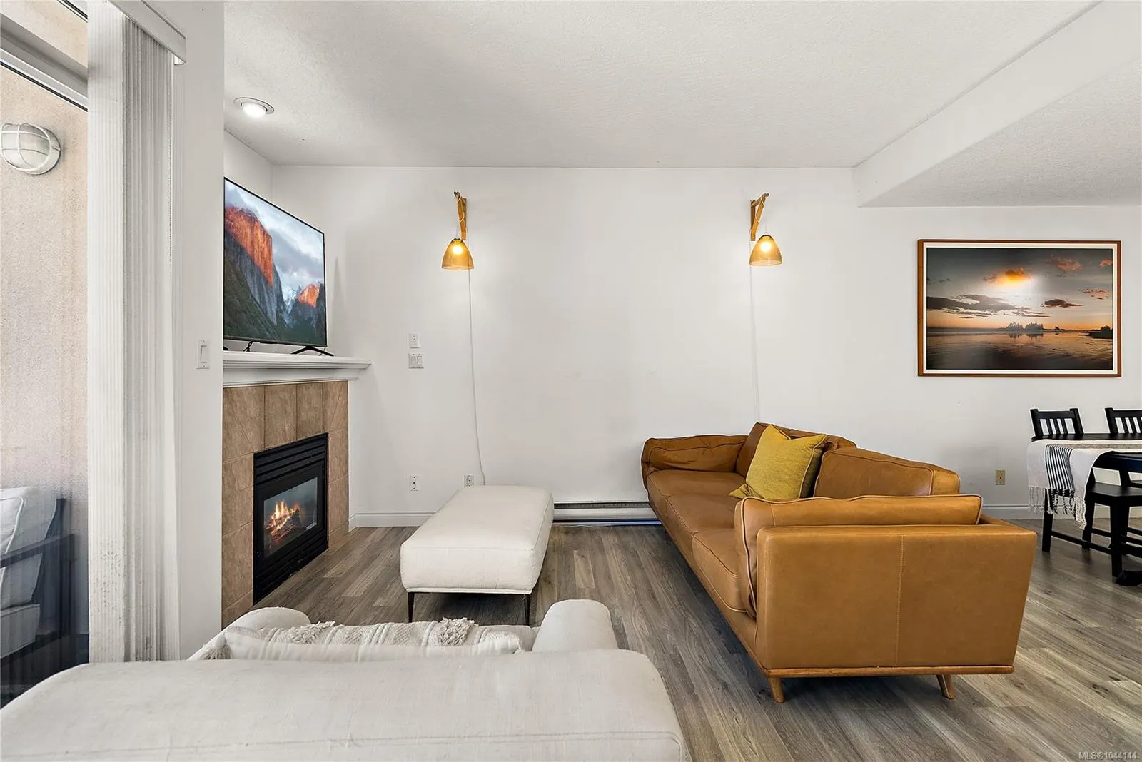 1258 Esquimalt Rd