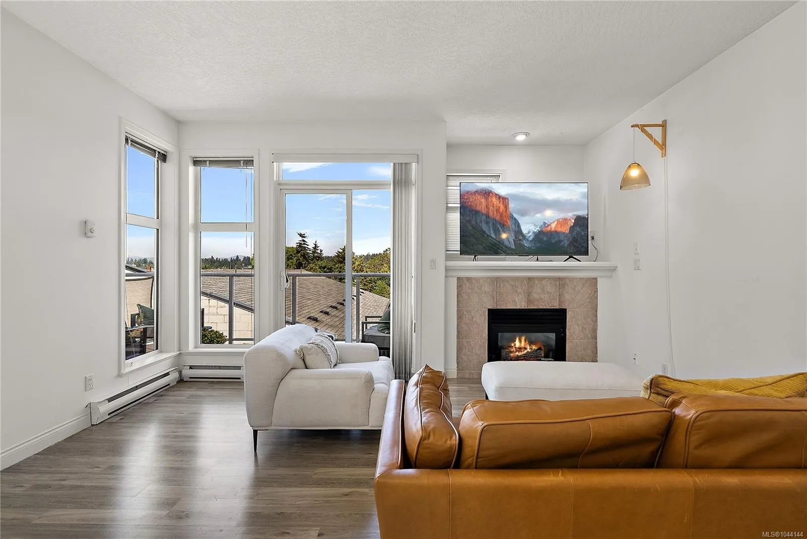 1258 Esquimalt Rd