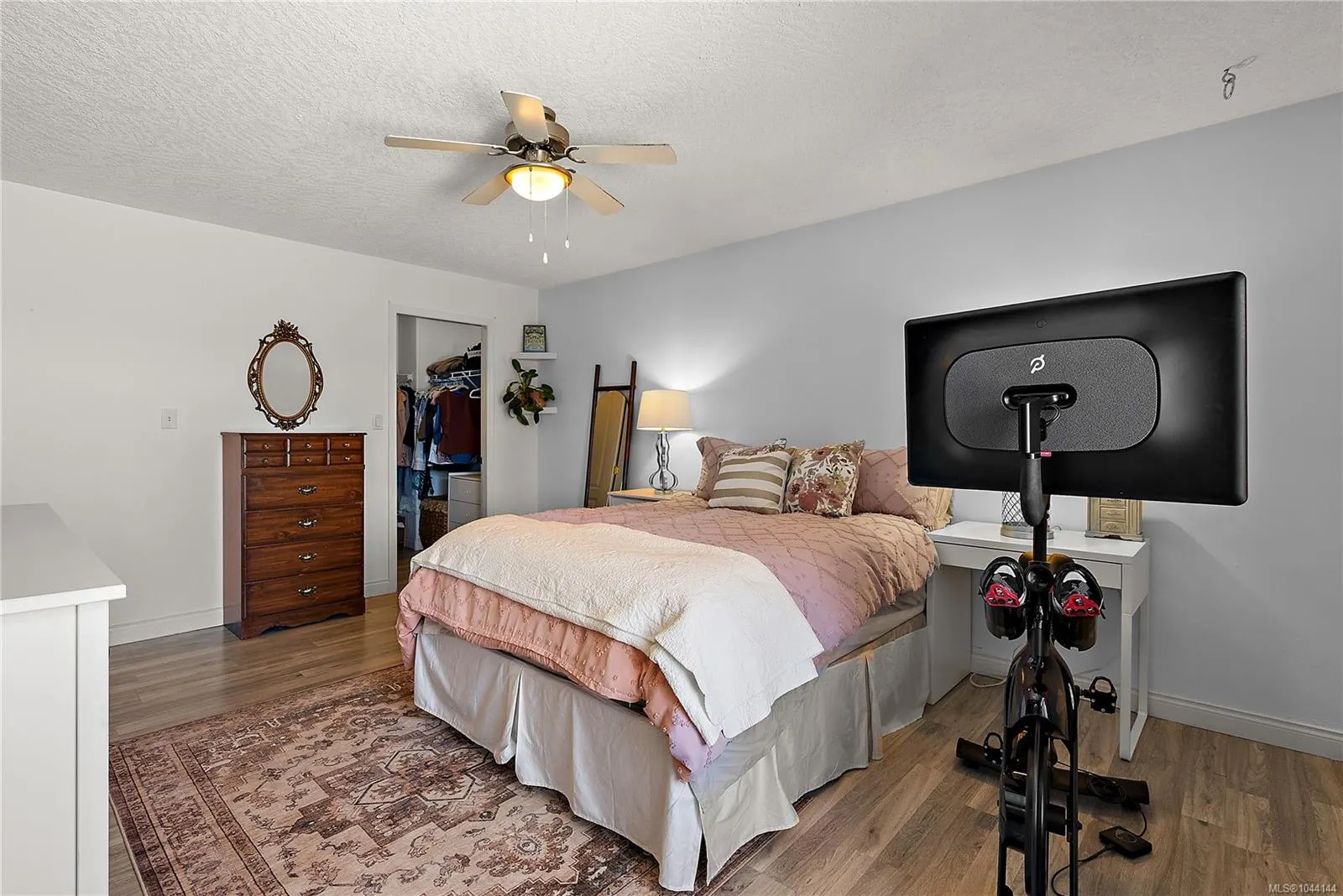 1258 Esquimalt Rd