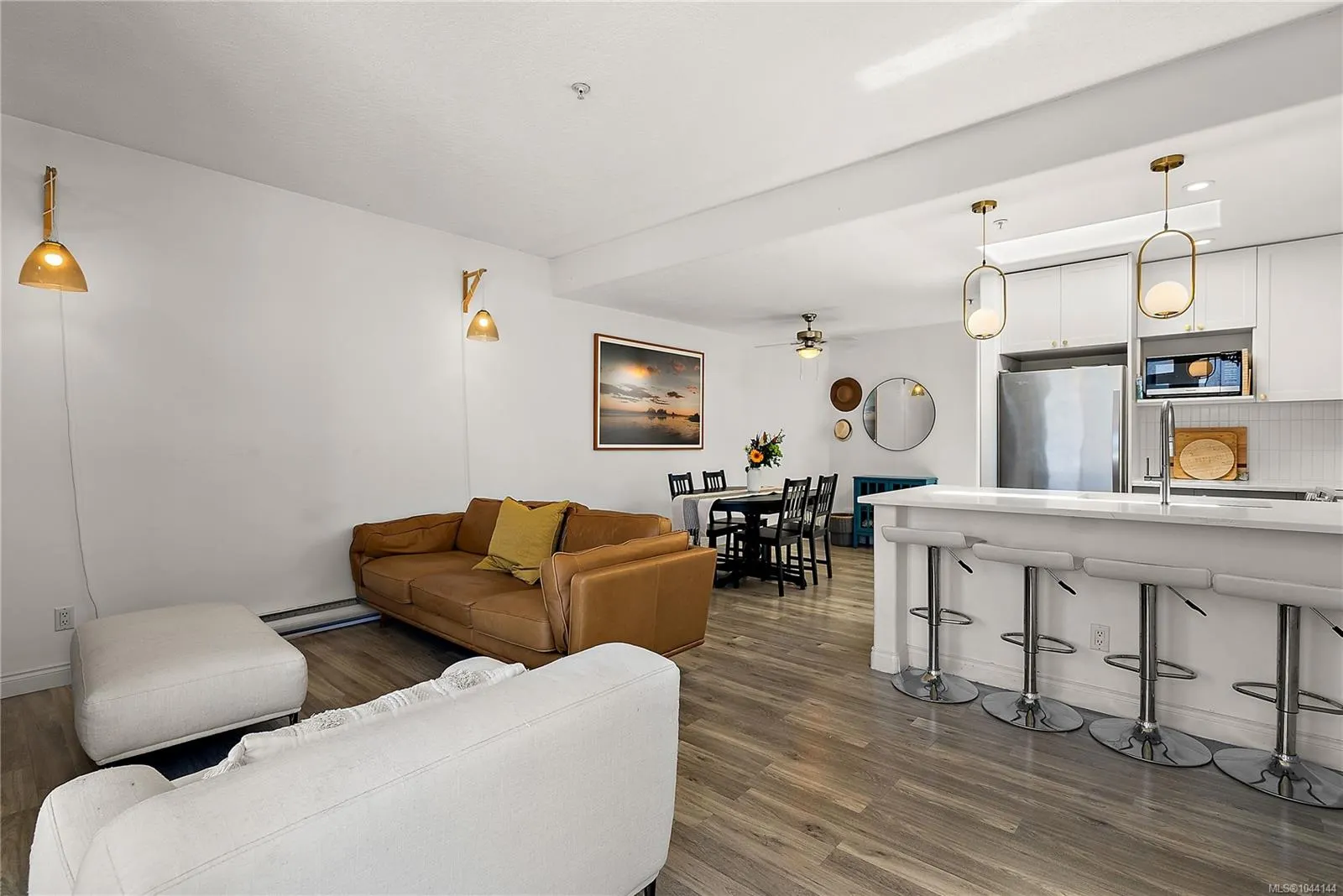 1258 Esquimalt Rd
