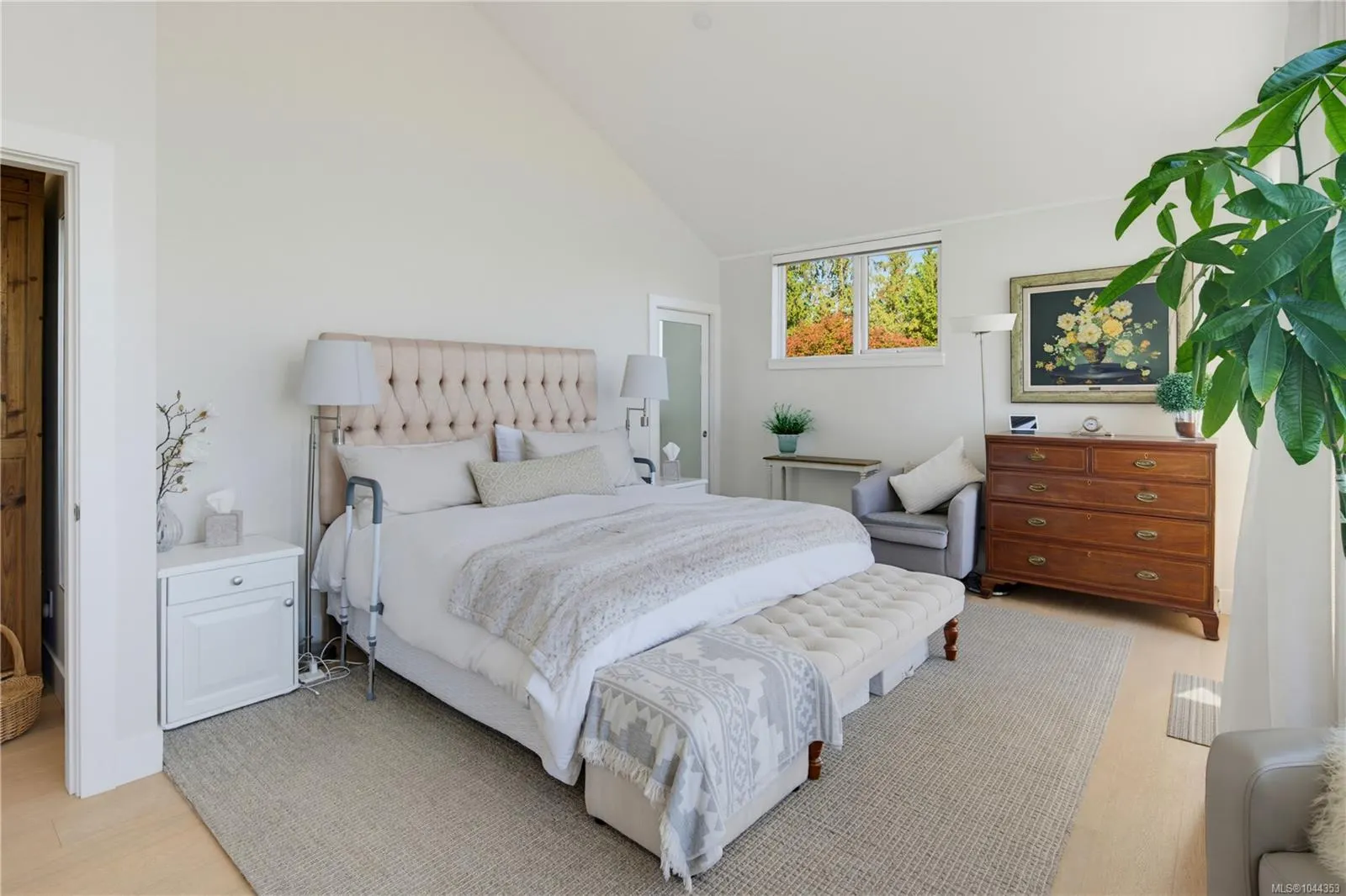 4771 Cordova Bay Rd