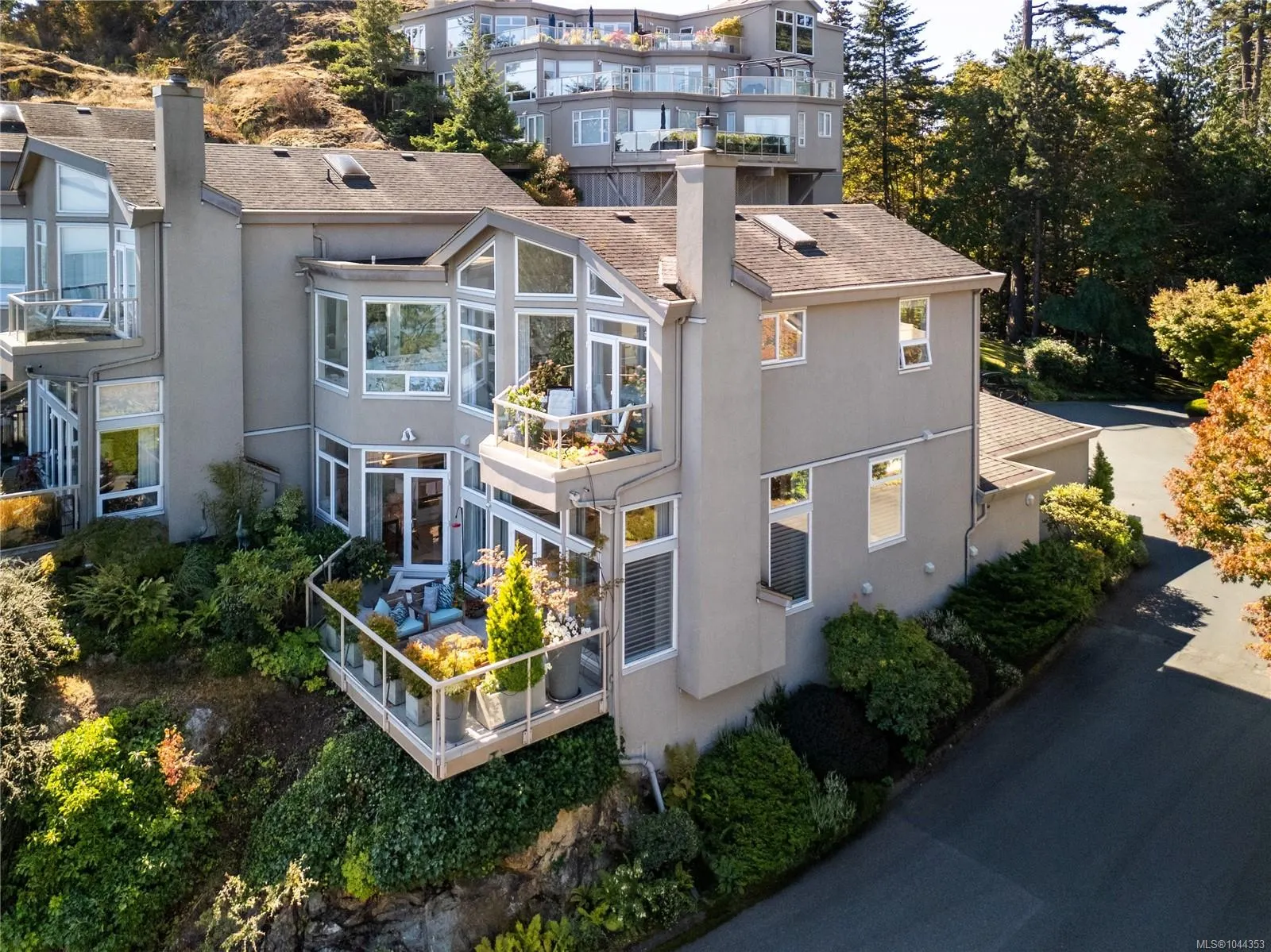 4771 Cordova Bay Rd