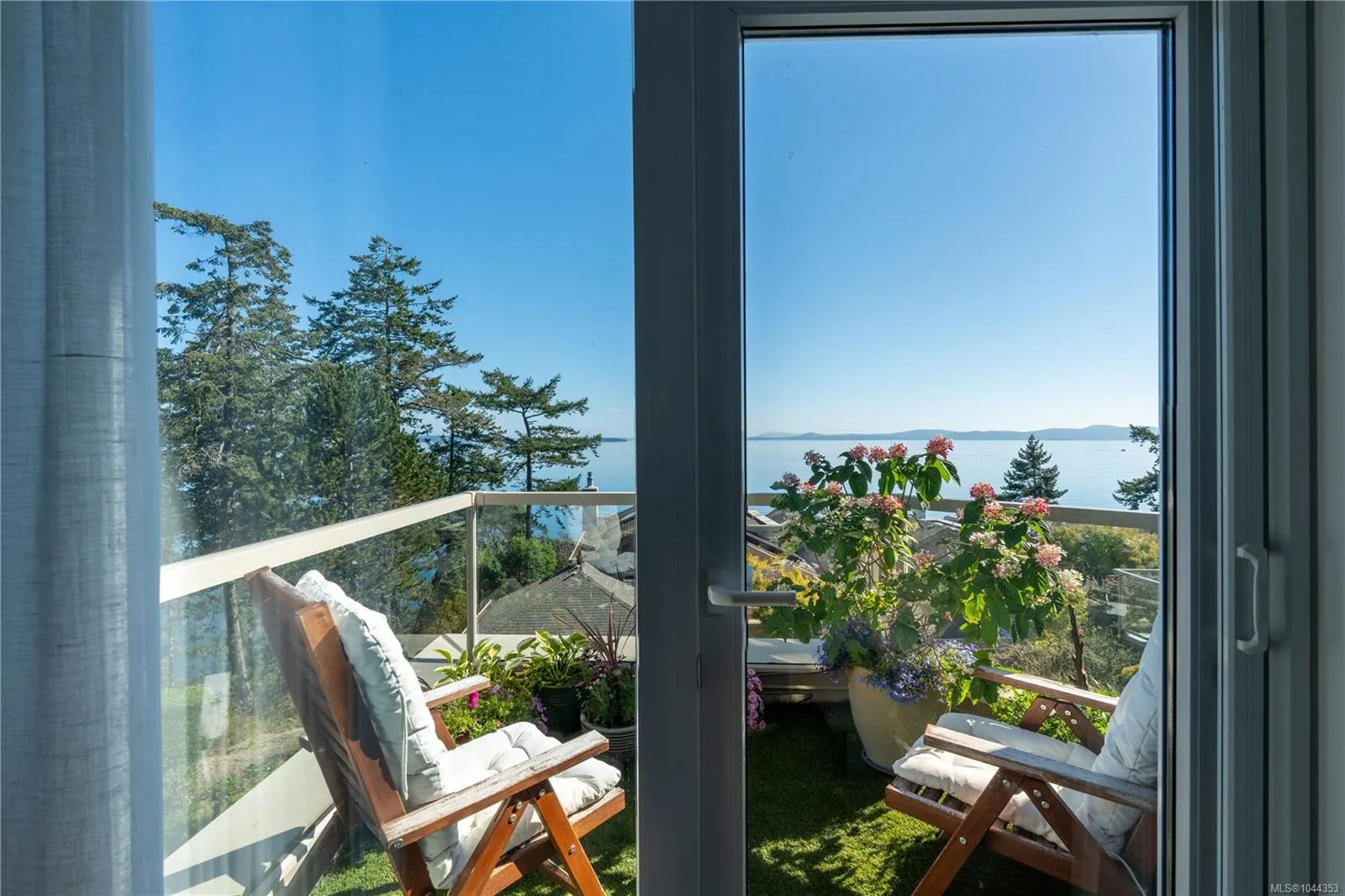 4771 Cordova Bay Rd