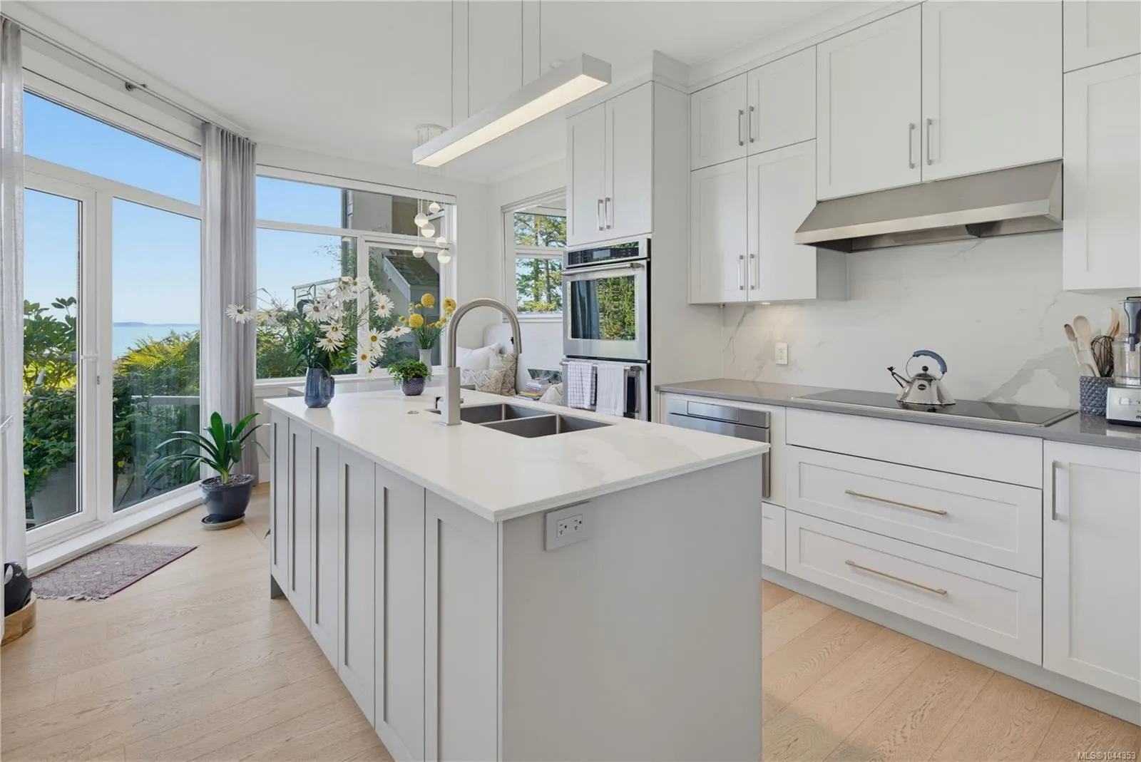 4771 Cordova Bay Rd
