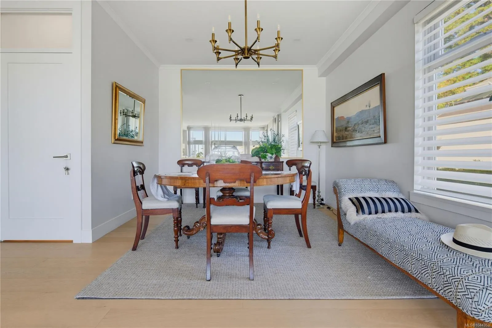 4771 Cordova Bay Rd