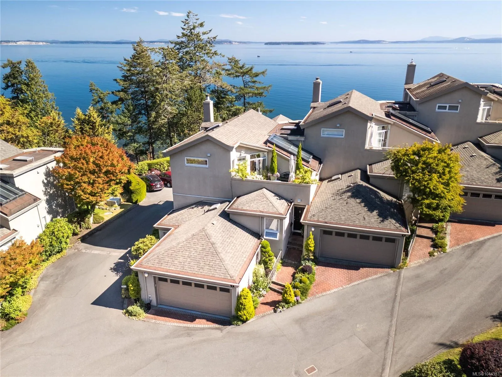 4771 Cordova Bay Rd