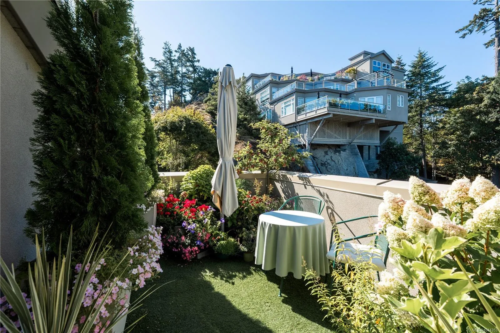 4771 Cordova Bay Rd