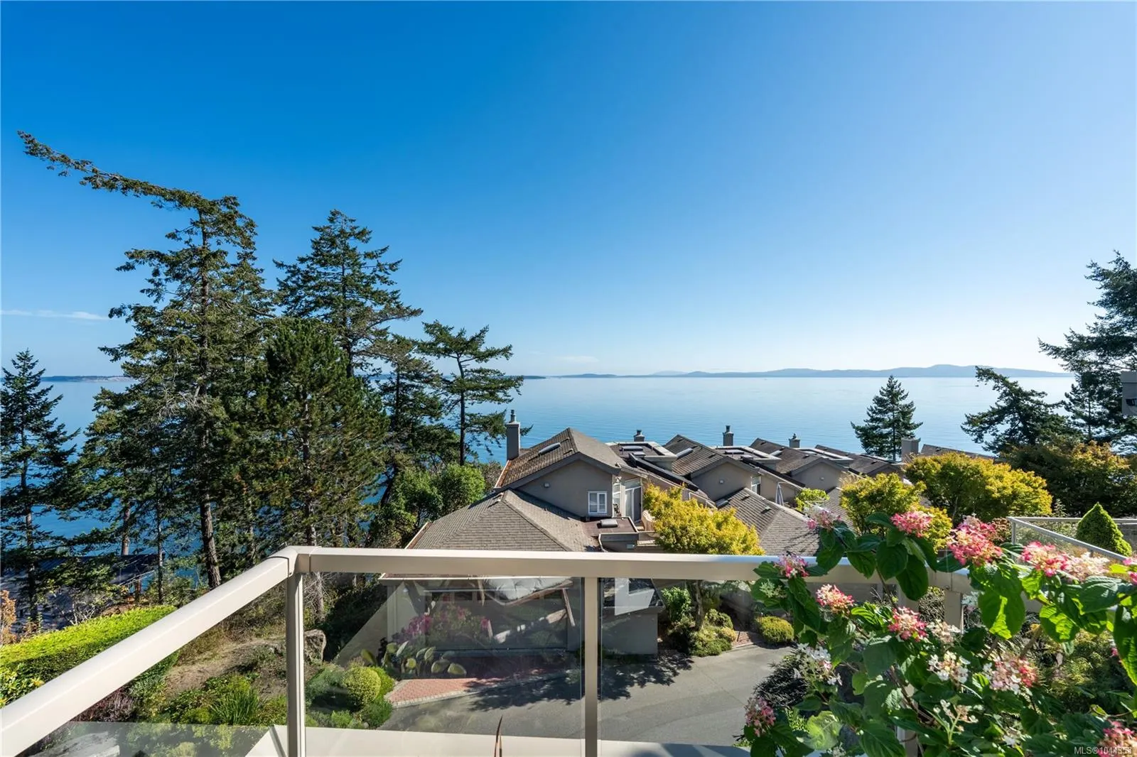 4771 Cordova Bay Rd
