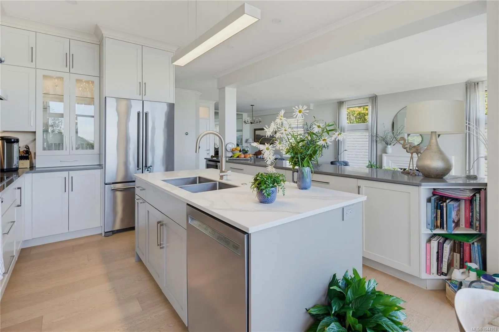 4771 Cordova Bay Rd