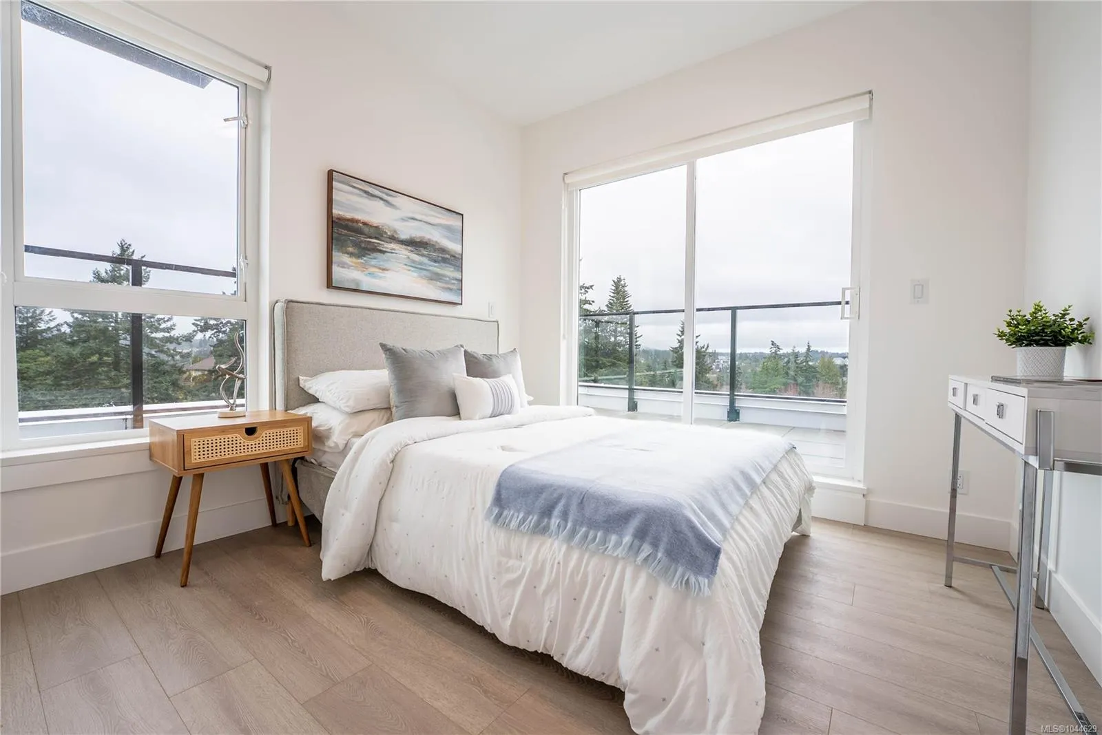 258 Helmcken Rd