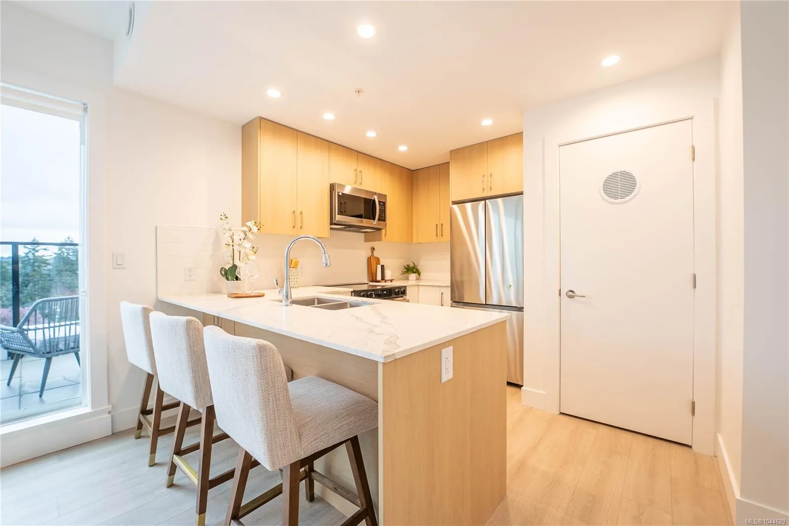 258 Helmcken Rd