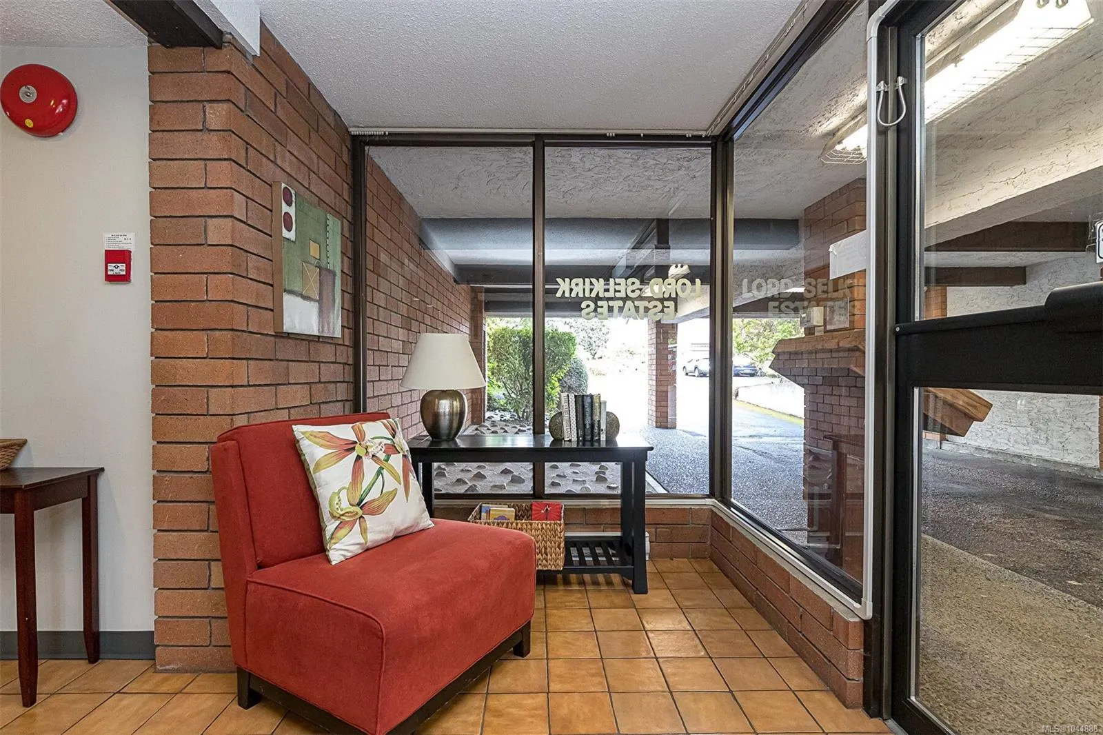 853 Selkirk Ave