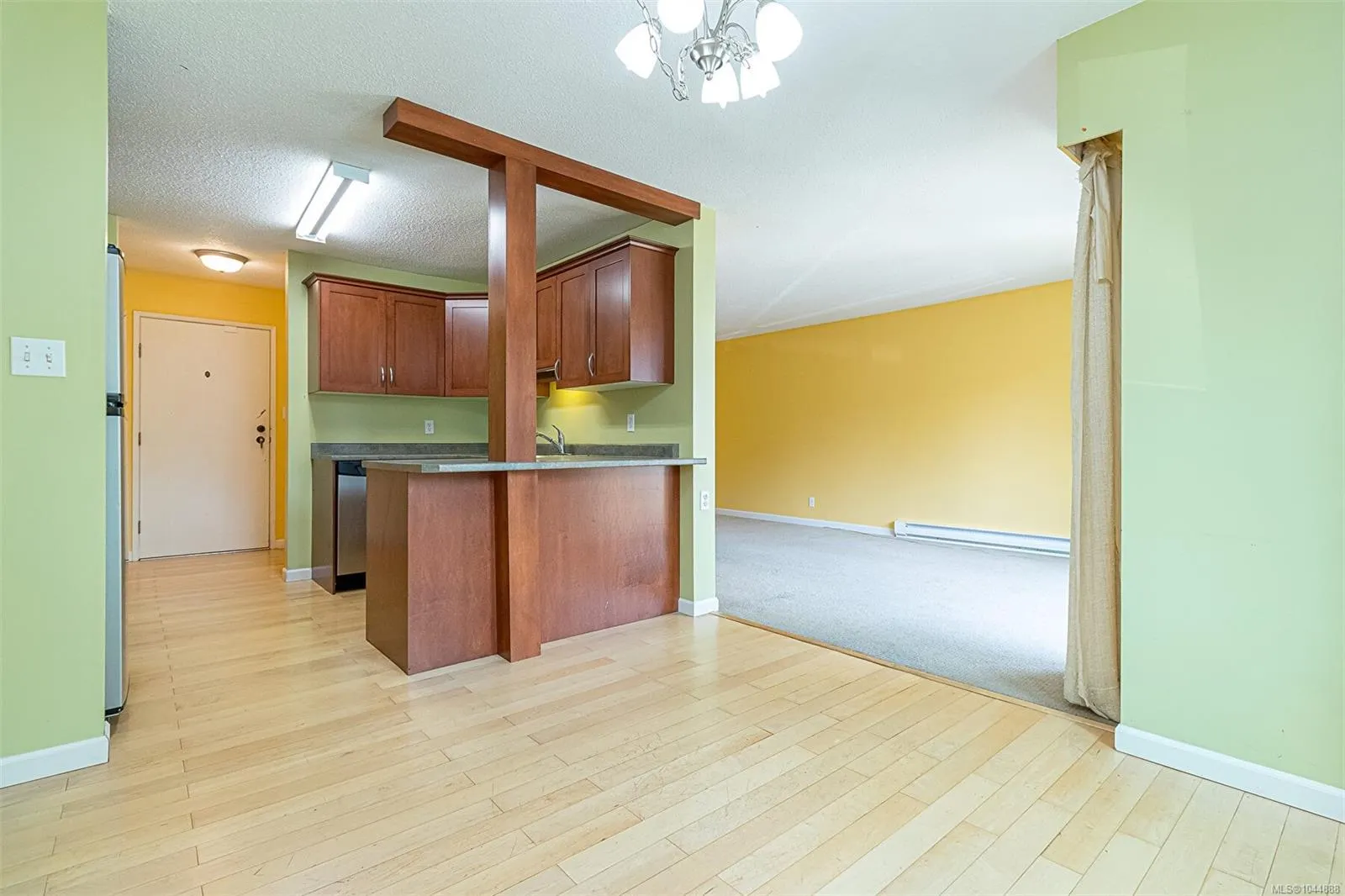 853 Selkirk Ave