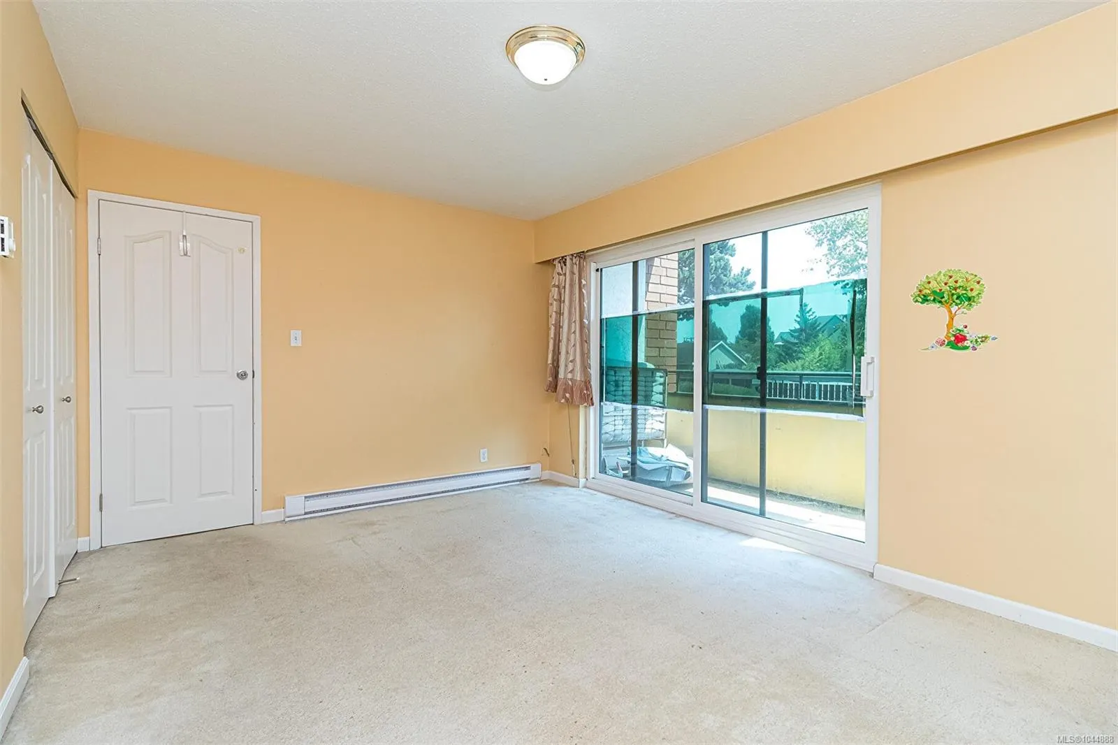 853 Selkirk Ave