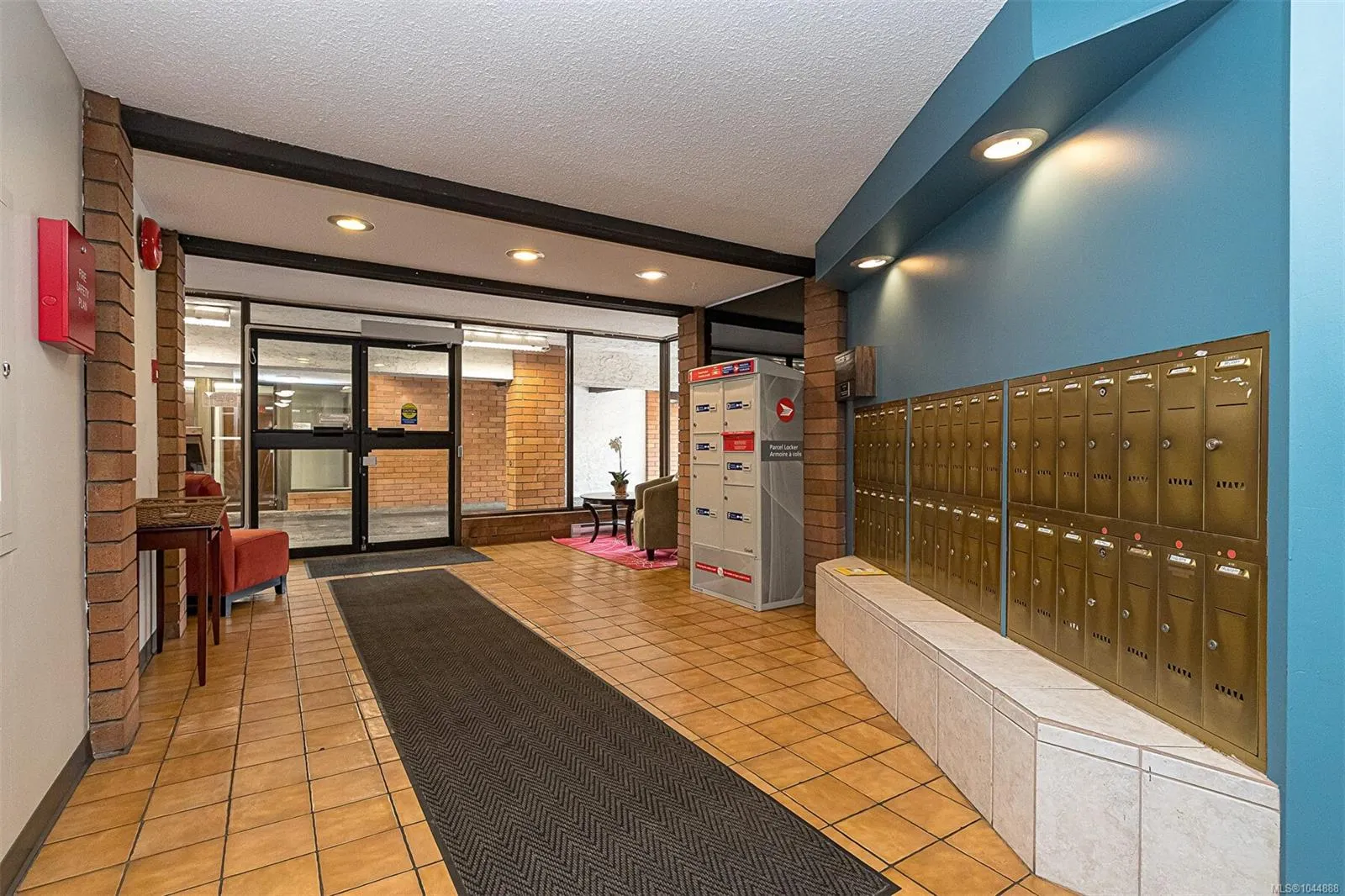 853 Selkirk Ave